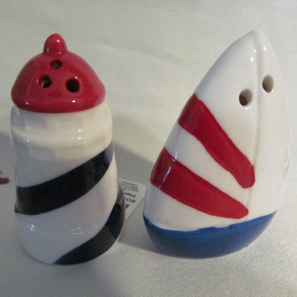 Cracker Barrel Salt and Pepper Shakers ~ Lighthouse and Sailboat ~ NWT - Picture 3 of 8
